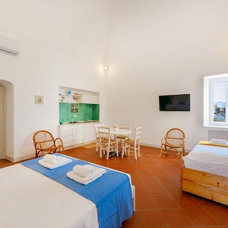 Torretta Corricella- Punta Serra Procida Eksteriør billede